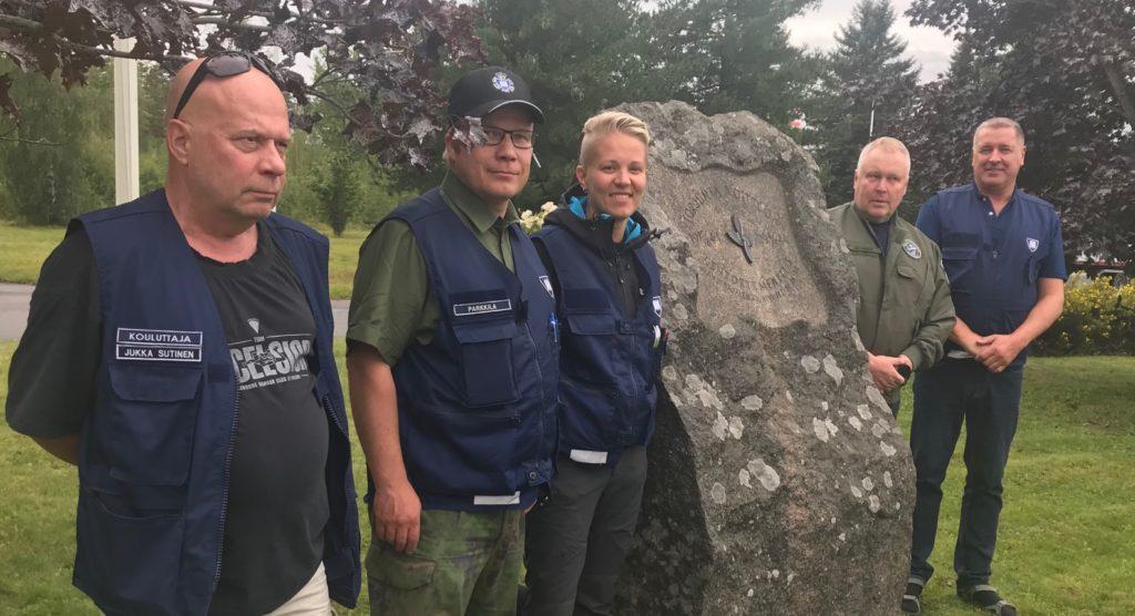 SAR Lappee 2019 harjoituksen johtoa Lappeenrannan lentokentällä.