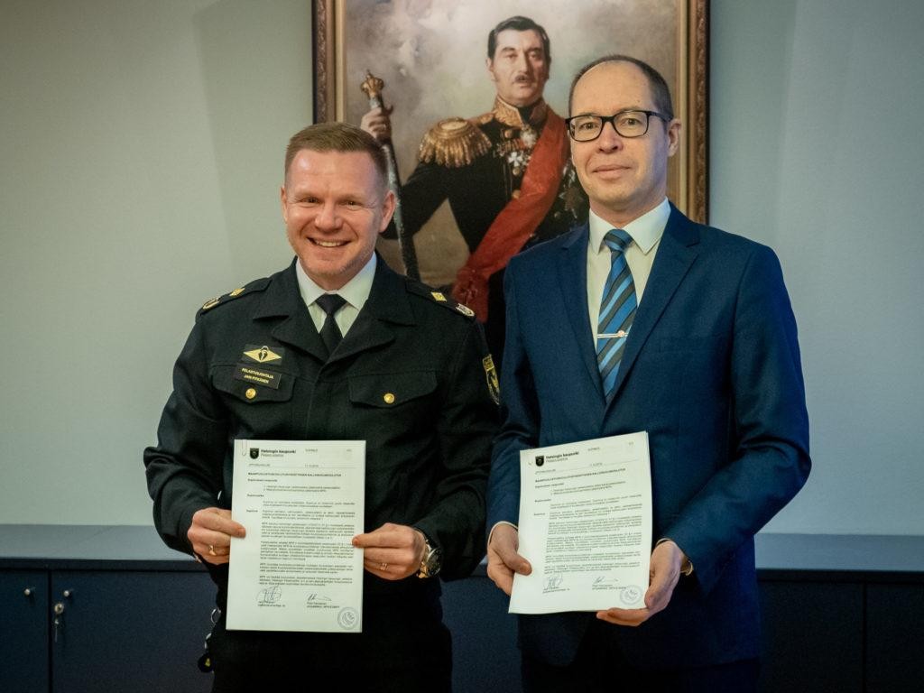 Pelastuskomentaja Jani Pitkänen ja piiripäällikkö Petri Parviainen