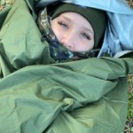 Ensiapukoulutus. Potilaan lämpimänä pitäminen. Lämpöpeite, hypotermiapussi ja siirtoalusta.