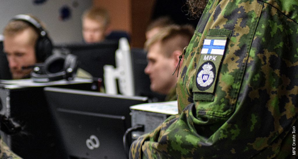 Ilmapuolustuspiirin hihamerkki käsivarressakki