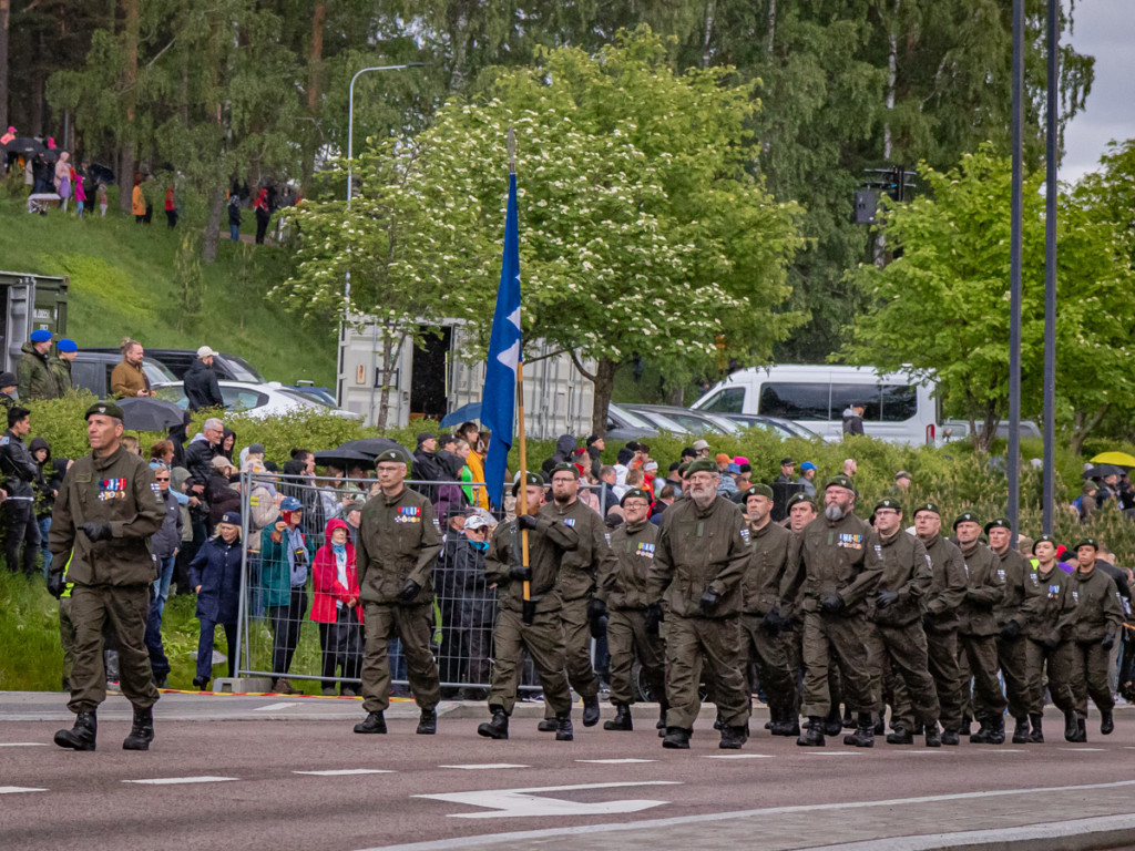 MPK:n 30-henkinen marssiosasto.