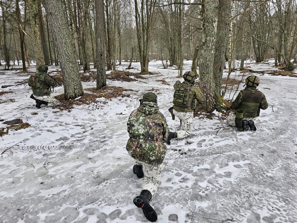 Aliupseerikurssilaisia (MAUK 2024) jääkäriryhmän johtamiskoulutuksessa.