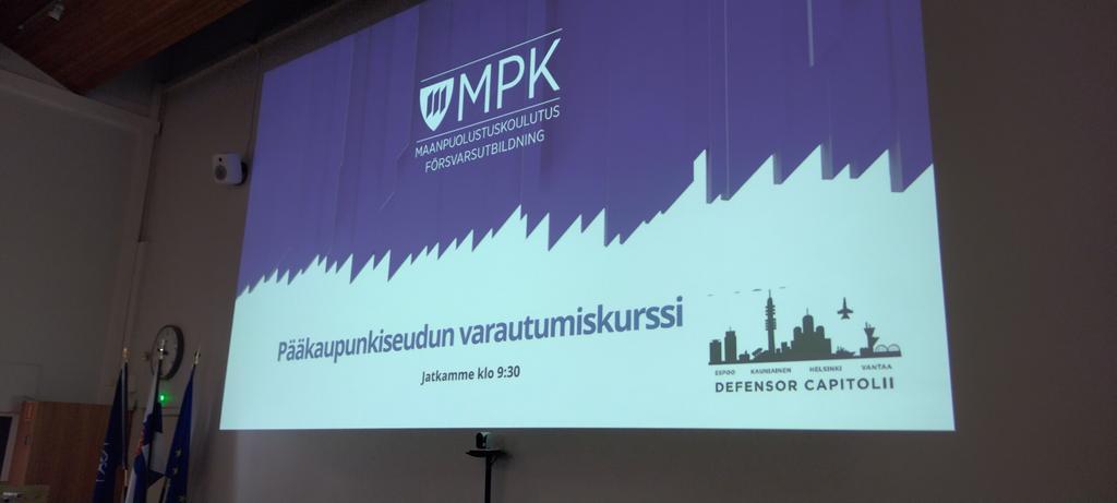 Pääkaupunkiseudun varautumiskurssin powerpointin aloitussivu