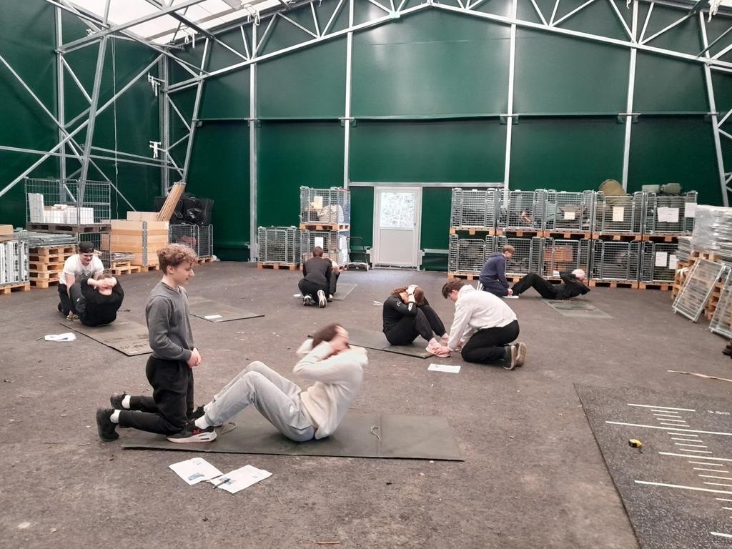 Muskelkonditionstest i en hall