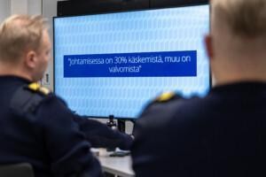 Luennon aiheena johtaminen